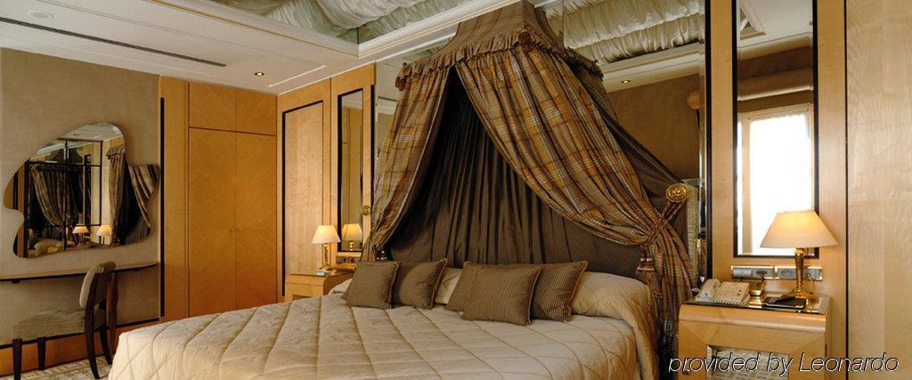 Hotel De Vendome Paris Room photo
